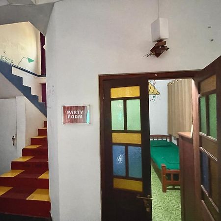 Rockstel Towers Backpacker Hostel Унаватуна Екстериор снимка